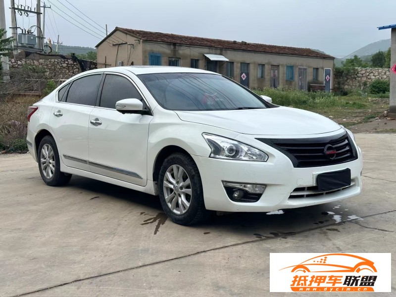  15年日產(chǎn)天籟轎車 
