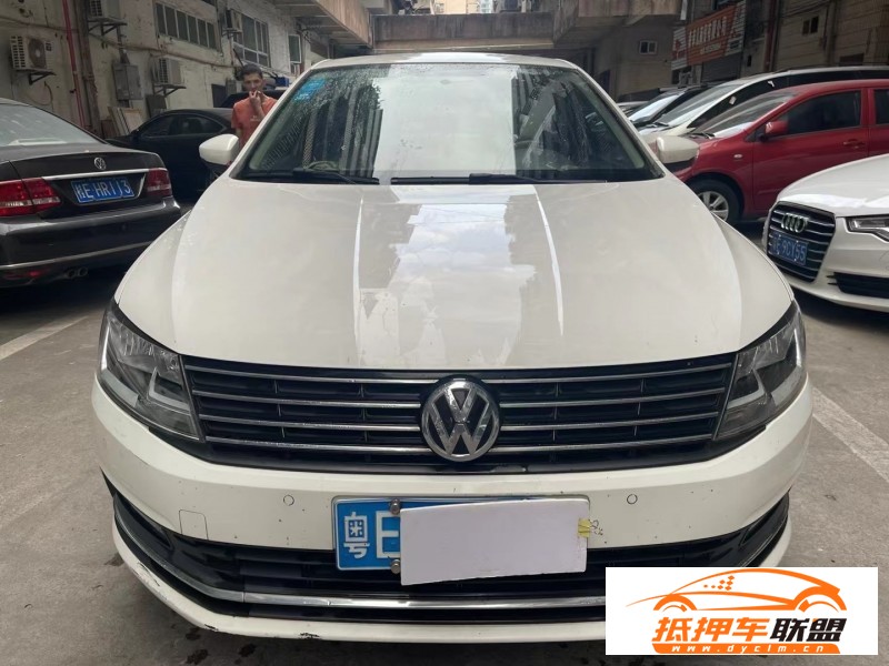  17年大眾朗逸轎車 