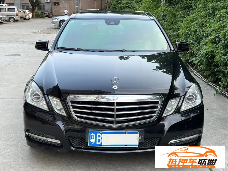  12年奔馳E轎車 