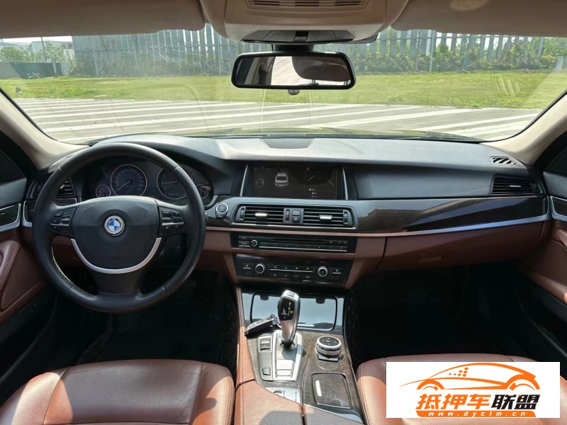  14年寶馬5系轎車 