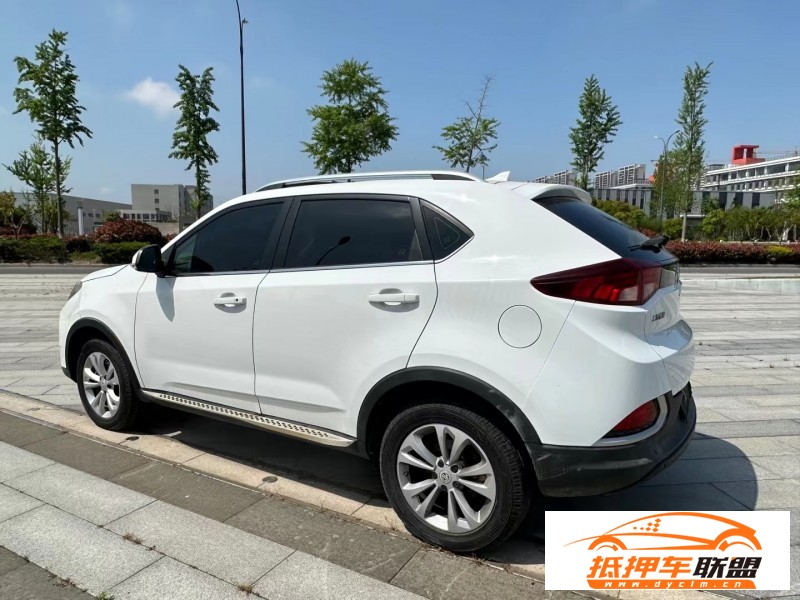 16年名爵銳騰轎車 