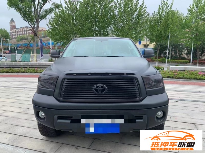  11年豐田坦途轎車 