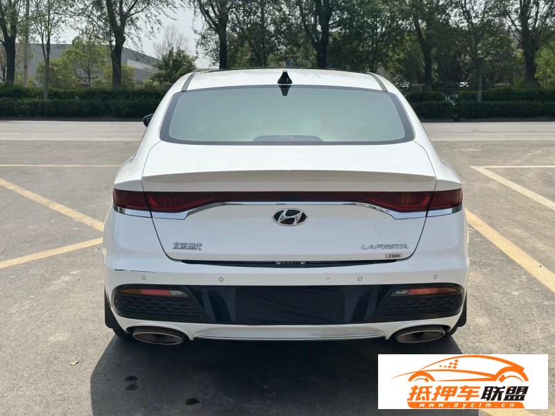  21年現(xiàn)代菲斯塔轎車 