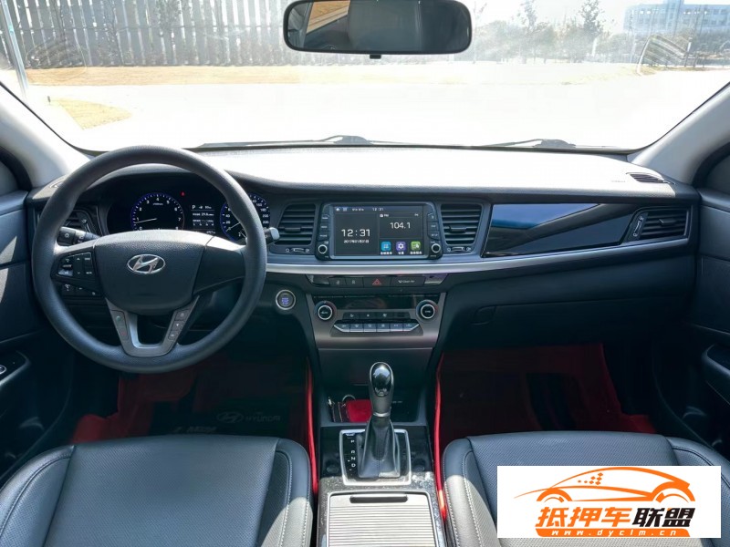  21年現(xiàn)代名圖轎車 