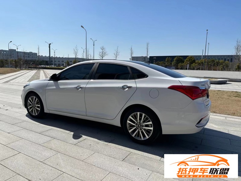 21年現(xiàn)代名圖轎車 