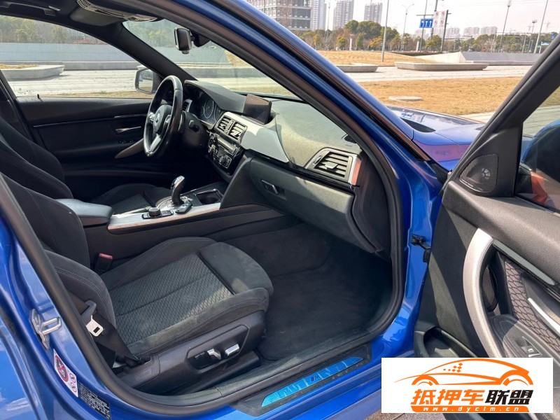  17年寶馬3系轎車 