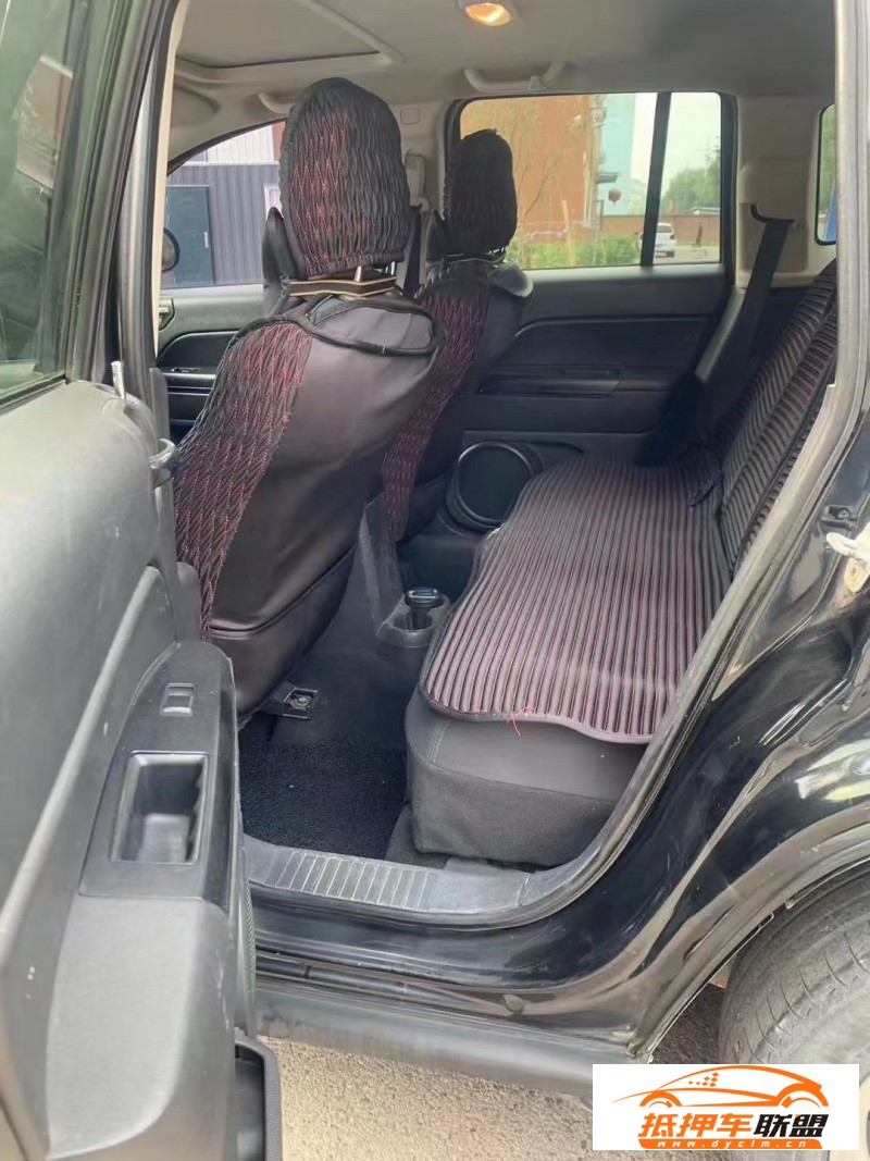  11年Jeep指南者轎車 