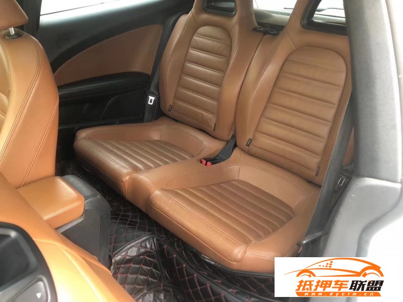  12年大眾尚酷轎車 