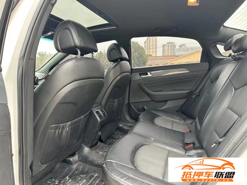  15年現(xiàn)代索納塔九轎車 