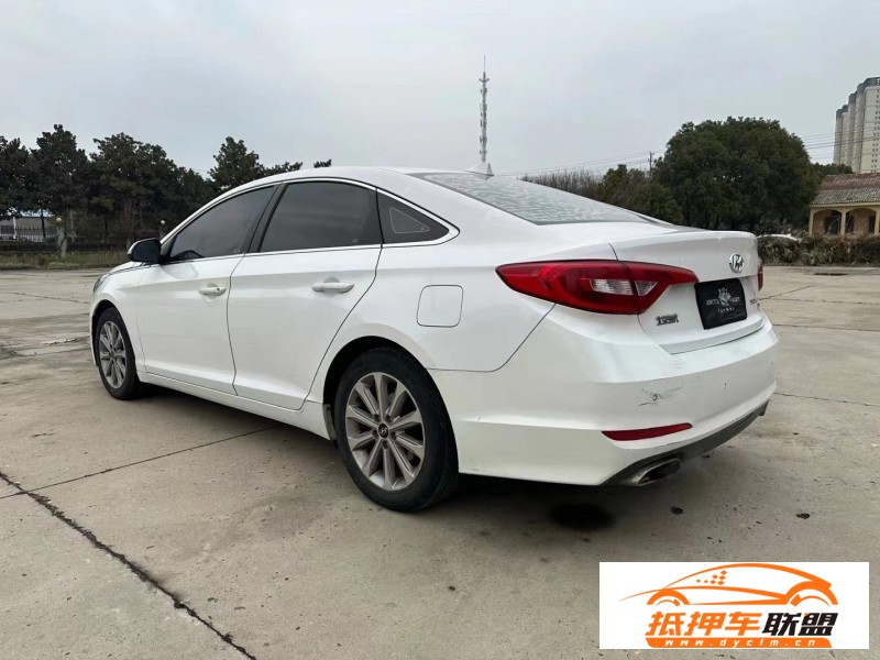  15年現(xiàn)代索納塔九轎車 