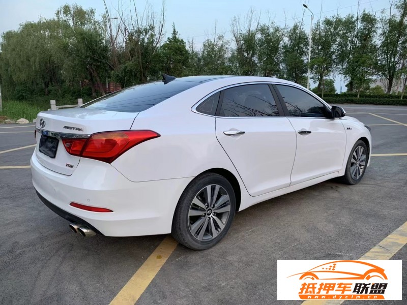  16年現(xiàn)代名圖轎車(chē) 