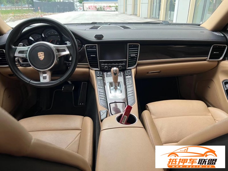  13年保時(shí)捷帕納梅拉轎車 