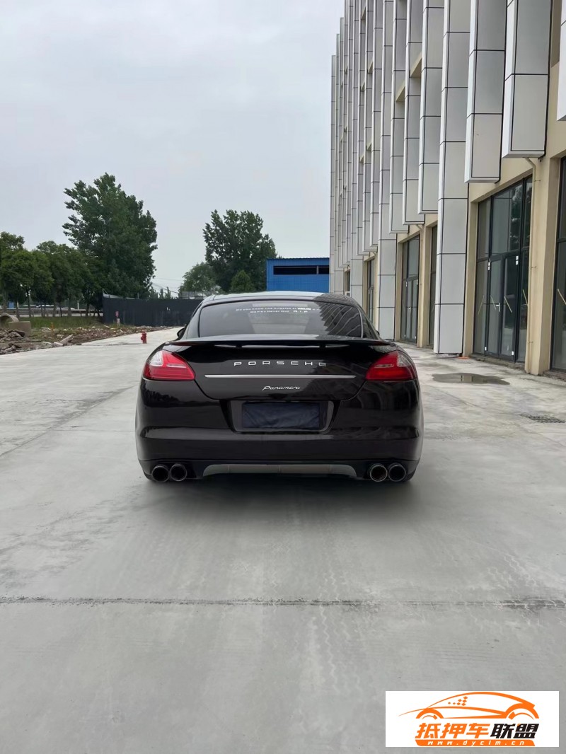  13年保時(shí)捷帕納梅拉轎車 