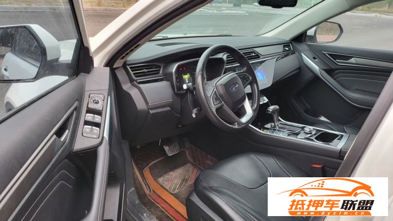  19年福特領(lǐng)界轎車 