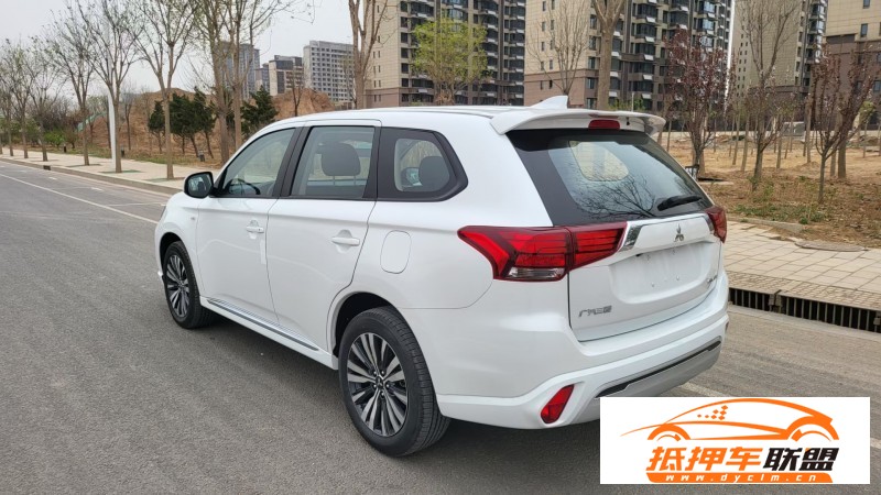  23年三菱歐藍(lán)德轎車 