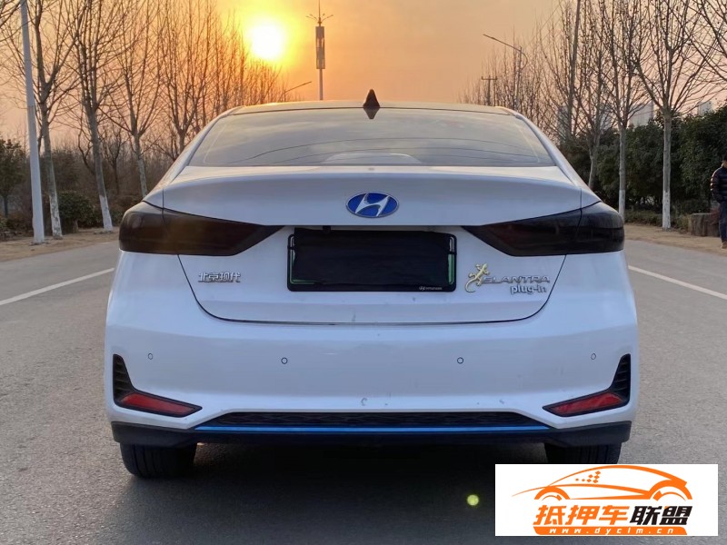  21年現(xiàn)代領(lǐng)動(dòng)轎車 