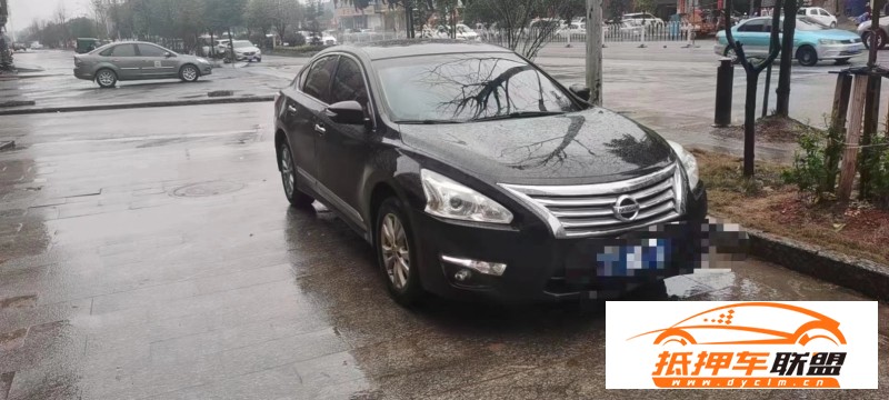  15年日產(chǎn)天籟轎車 