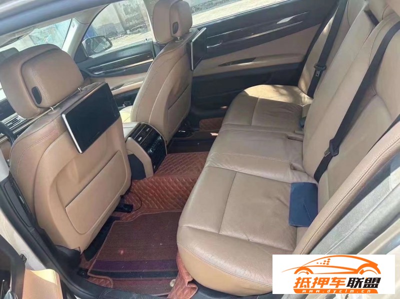  13年寶馬7系轎車 