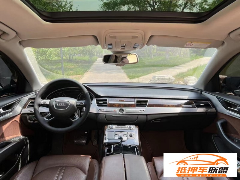  18年奧迪A8轎車 