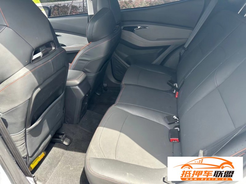 21年寶駿RS3轎車 