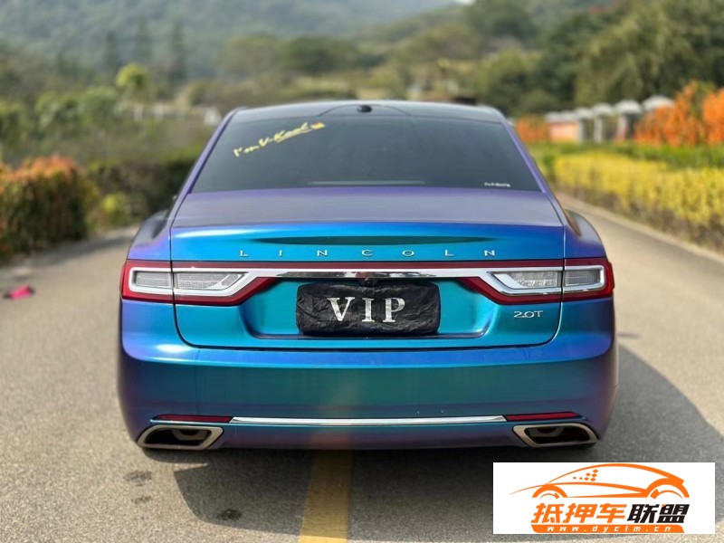  18年林肯大陸轎車 