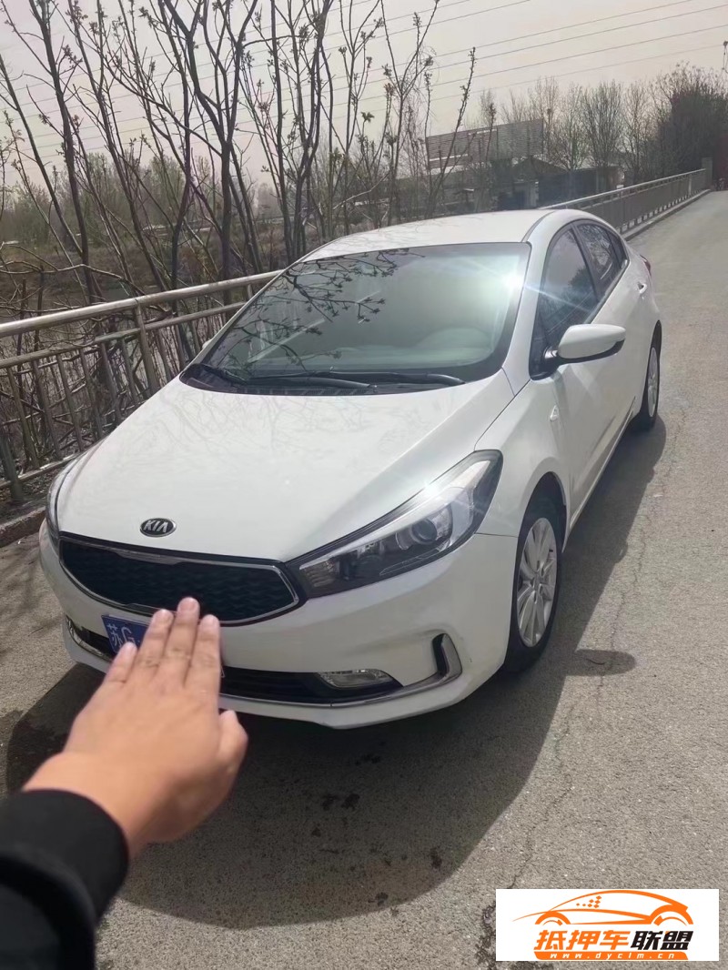  17年起亞K3轎車 
