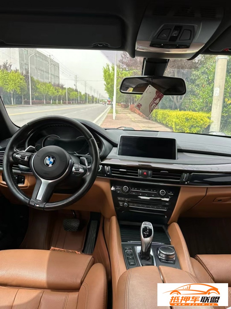  17年寶馬X6轎車 