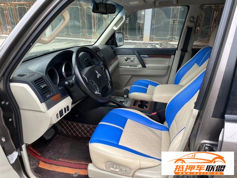  11年三菱帕杰羅SUV 