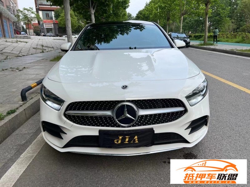  22年奔馳A轎車 