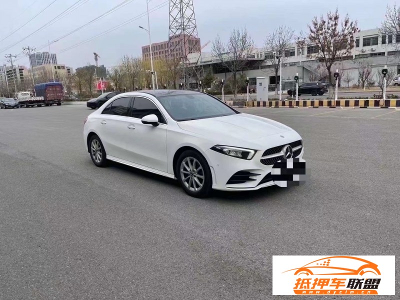  19年奔馳A轎車 