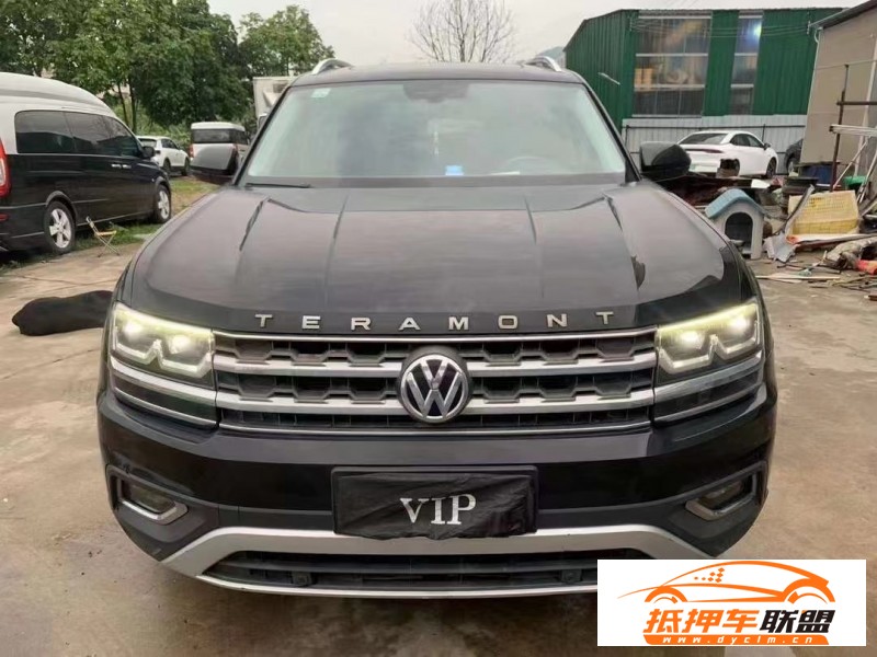  18年大眾途昂轎車 