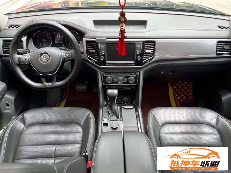  17年大眾途昂轎車 