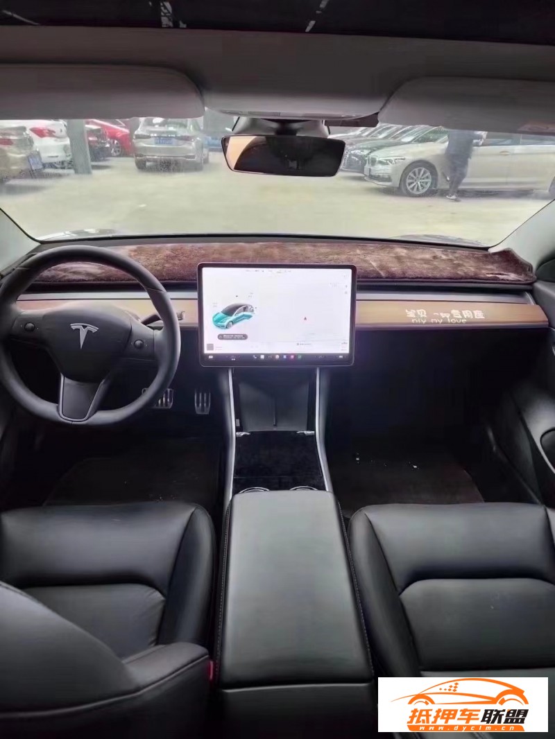  20年特斯拉MODEL 3轎車 