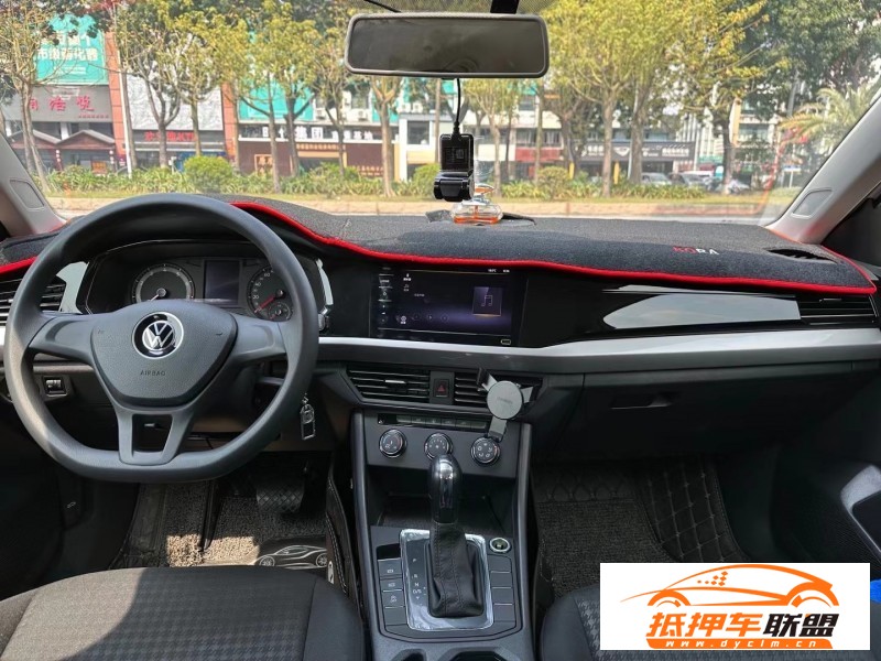  21年大眾寶來轎車 
