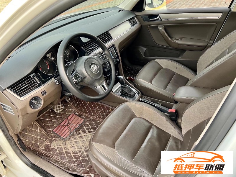  15年大眾寶來轎車 