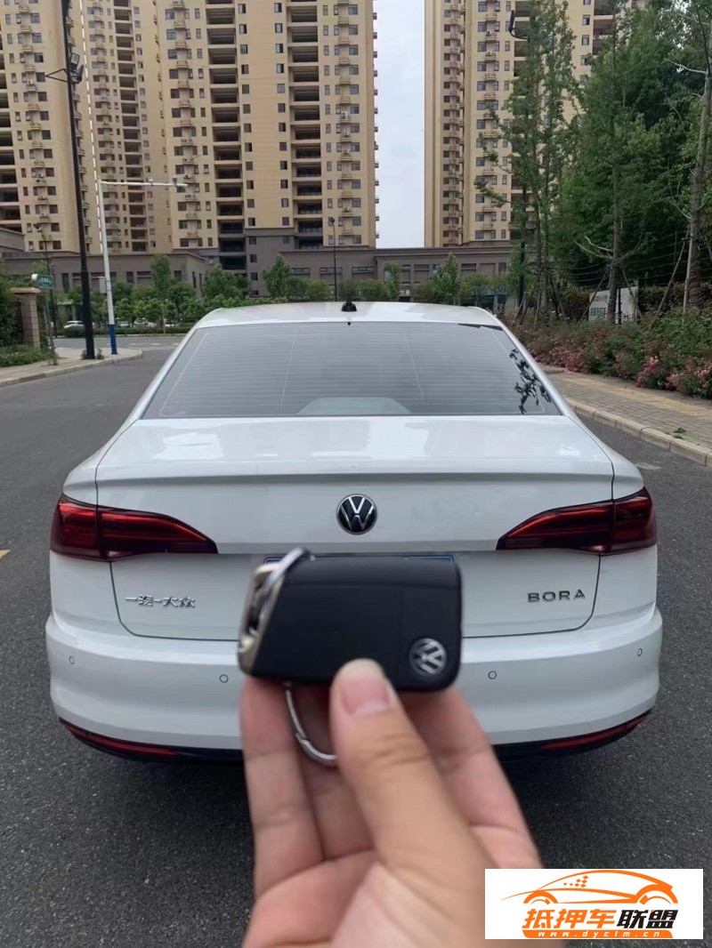  22年大眾寶來轎車 