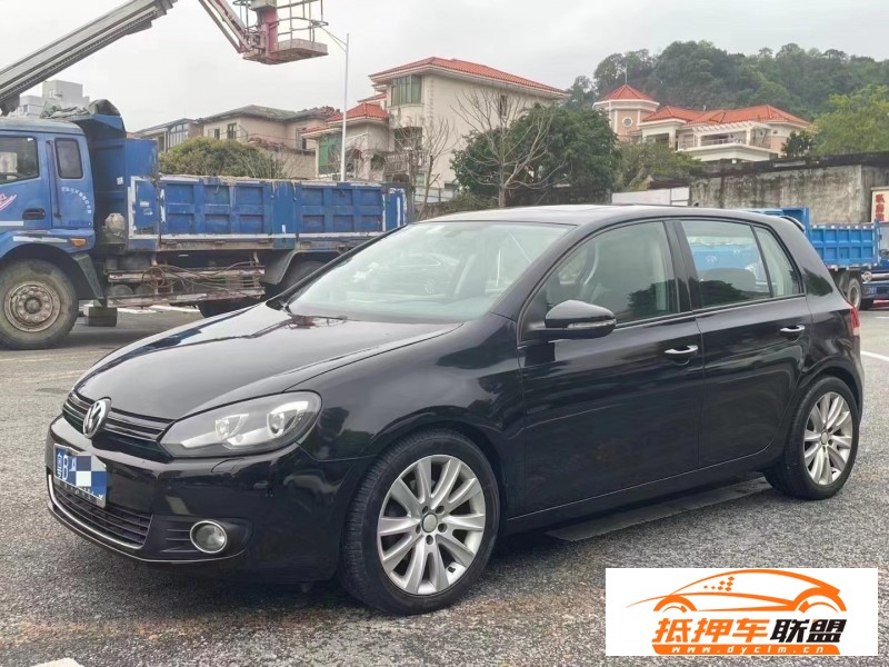  10年大眾高爾夫轎車 