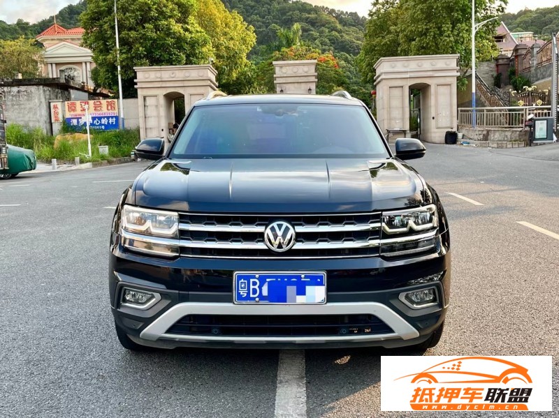  18年大眾途昂轎車 