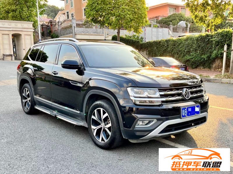  18年大眾途昂轎車 