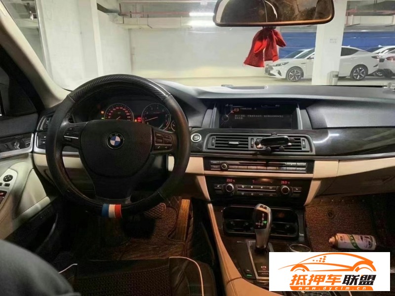  12年寶馬5系轎車 
