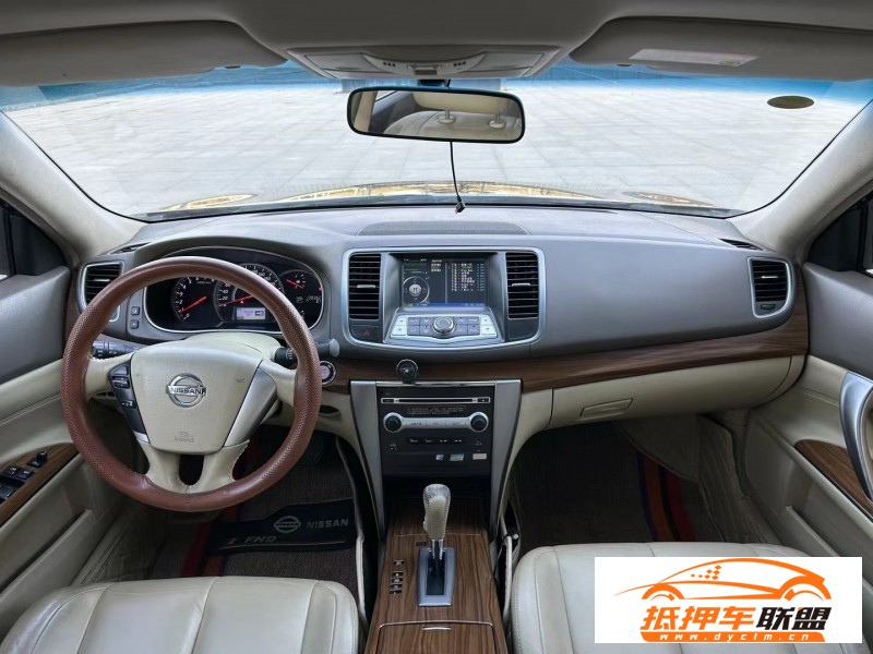  12年日產(chǎn)天籟轎車 