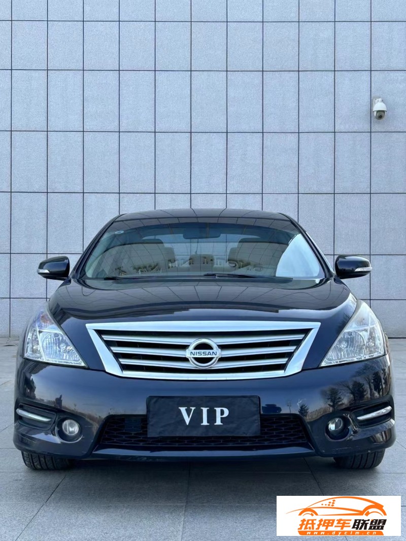 12年日產(chǎn)天籟轎車 