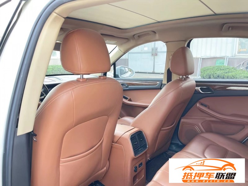  17年眾泰SR9轎車 