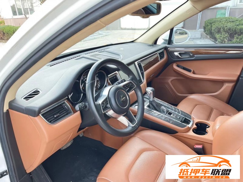  17年眾泰SR9轎車 