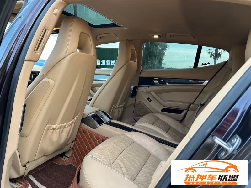 13年保時(shí)捷帕納梅拉轎車(chē) 
