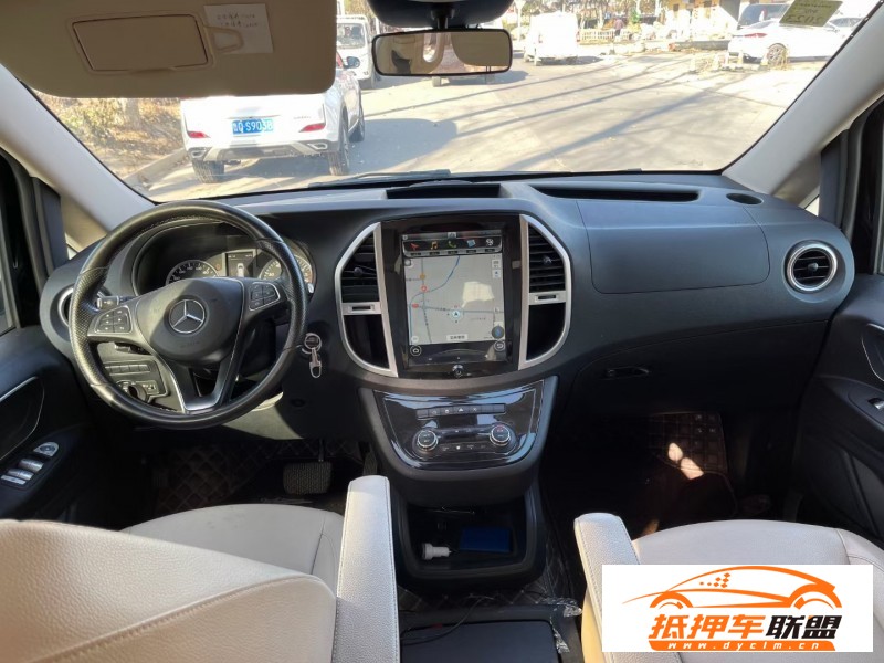  17年奔馳威霆SUV 