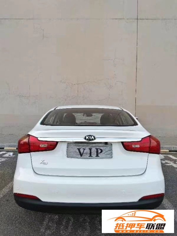  15年起亞K3轎車 