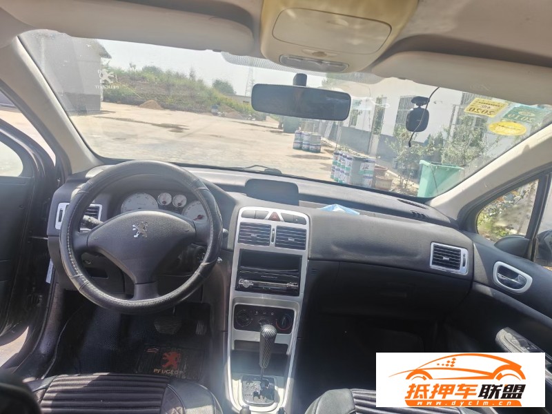  10年標(biāo)致307轎車 