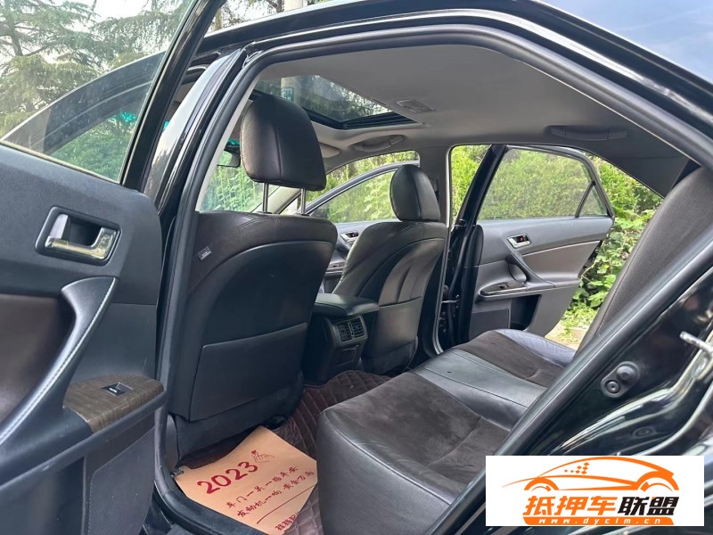  14年豐田銳志轎車 