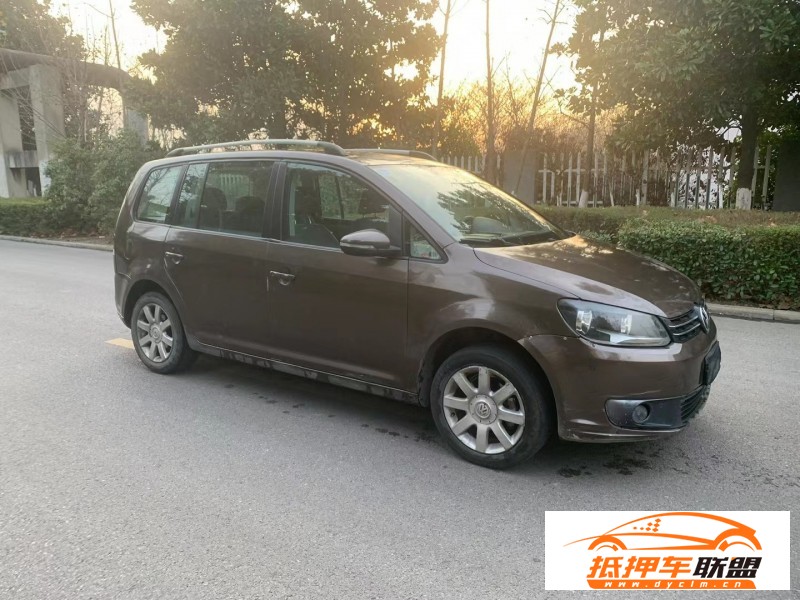  15年大眾途安轎車 